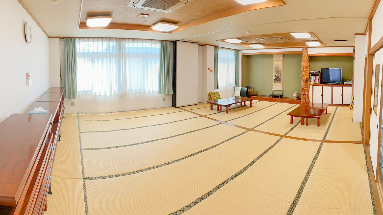 最大20名収容可能な30畳の大広間写真